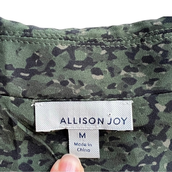 Evereve Allison Joy Camouflage Long Sleeve Top Size Medium - Picture 4 of 5